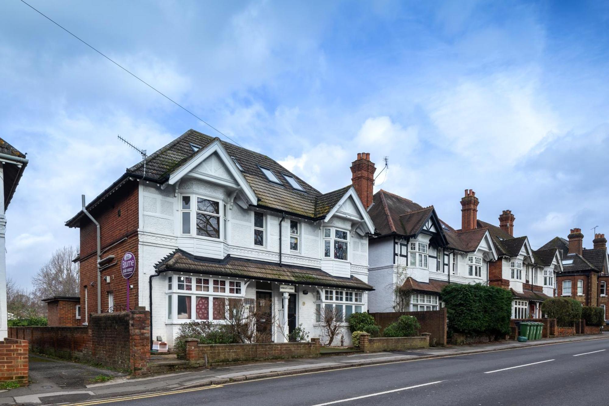 Guildford Town Centre With Parking Apartment Luaran gambar
